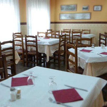 Hostal Restaurante La Masia Vila-real ภายนอก รูปภาพ