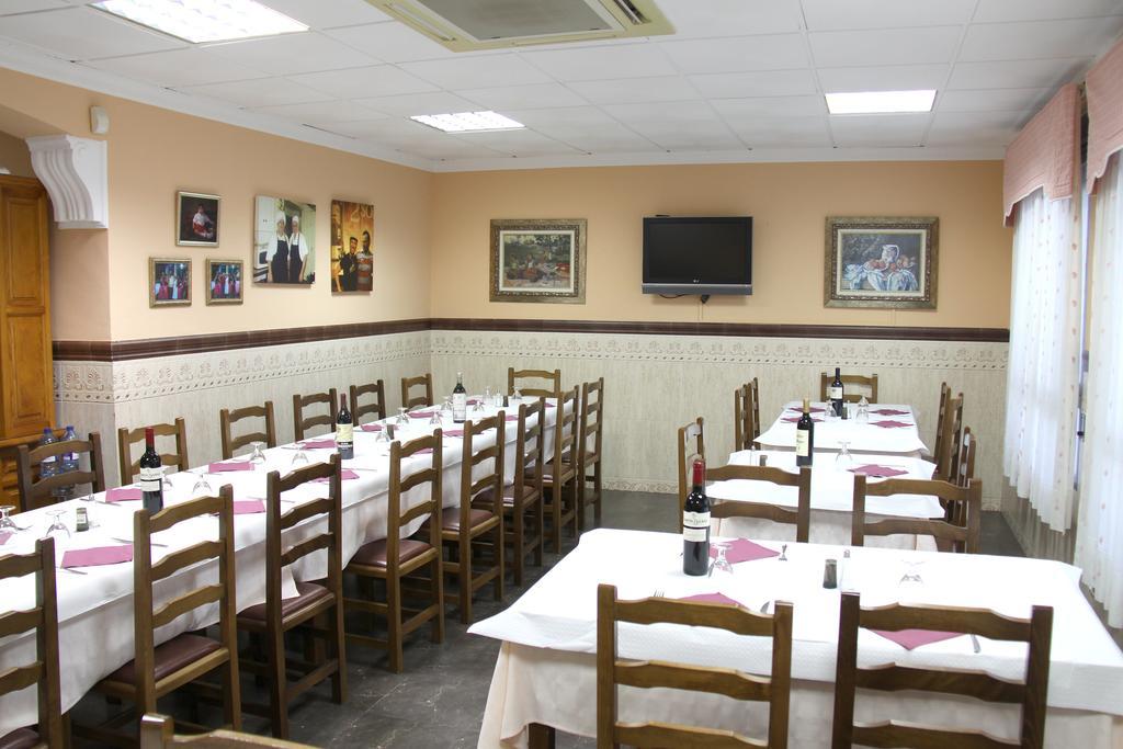 Hostal Restaurante La Masia Vila-real ภายนอก รูปภาพ
