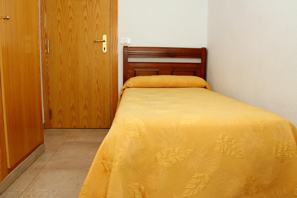 Hostal Restaurante La Masia Vila-real ภายนอก รูปภาพ