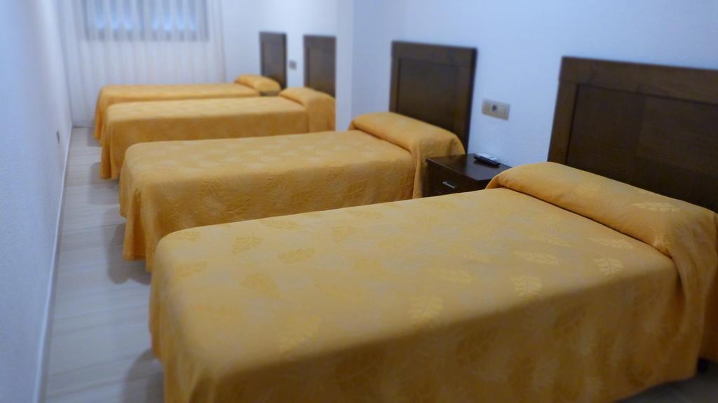 Hostal Restaurante La Masia Vila-real ภายนอก รูปภาพ