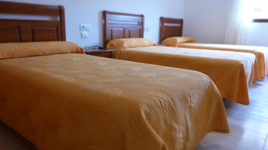 Hostal Restaurante La Masia Vila-real ภายนอก รูปภาพ