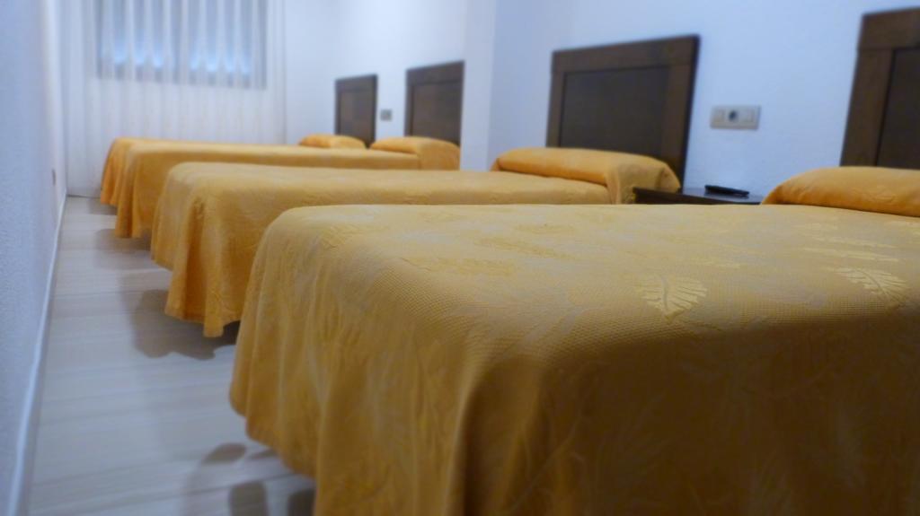 Hostal Restaurante La Masia Vila-real ภายนอก รูปภาพ