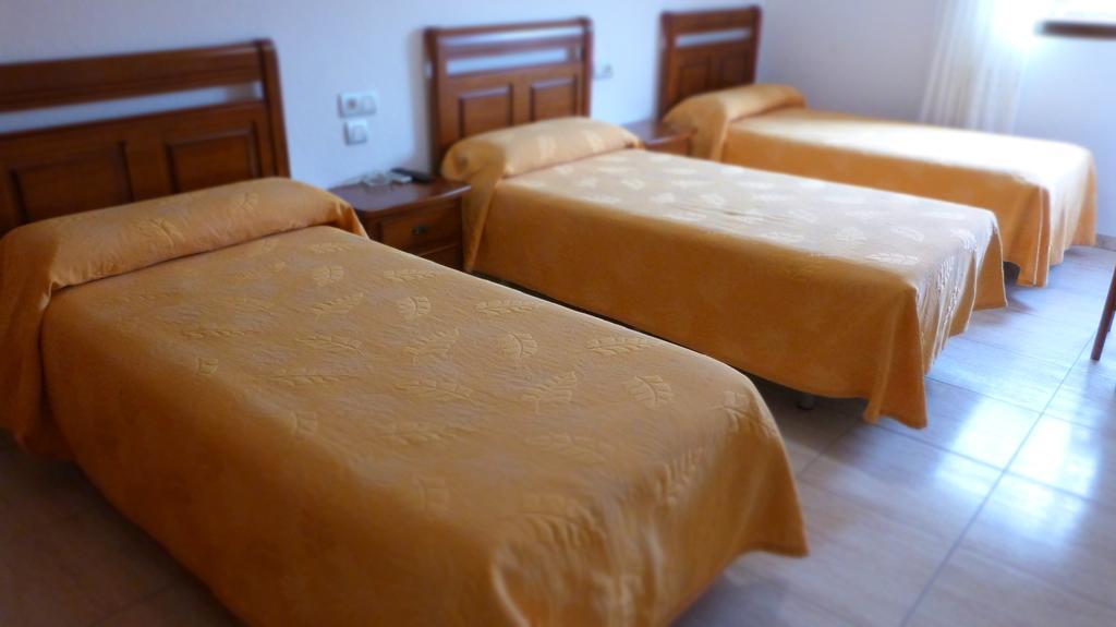 Hostal Restaurante La Masia Vila-real ภายนอก รูปภาพ