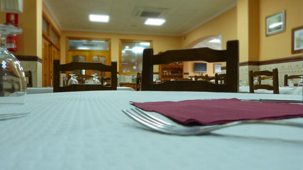 Hostal Restaurante La Masia Vila-real ภายนอก รูปภาพ