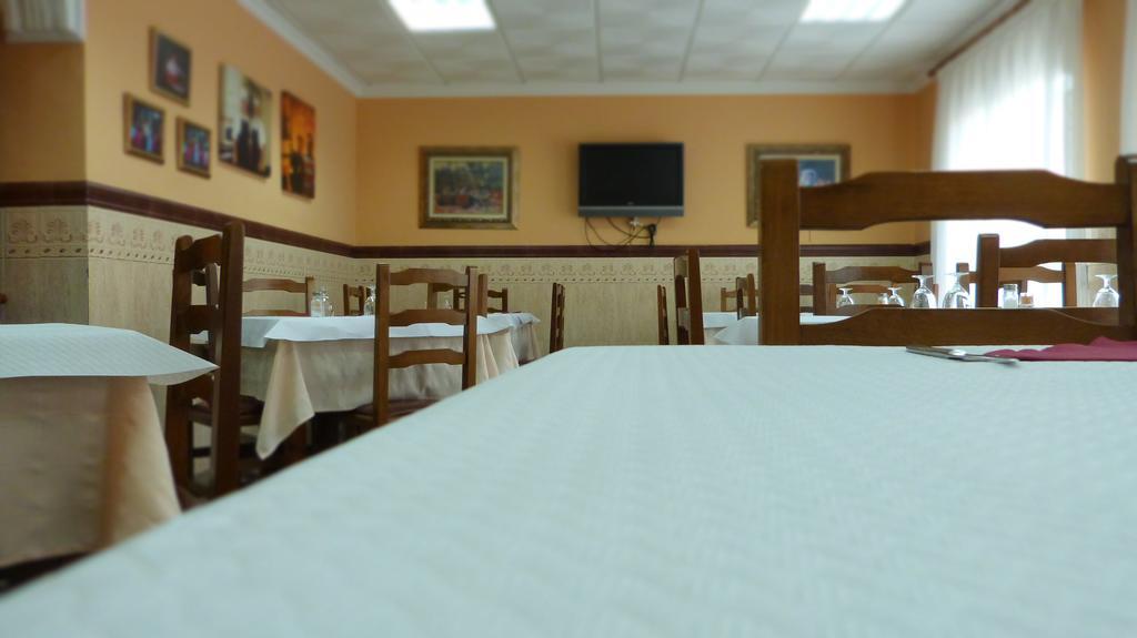 Hostal Restaurante La Masia Vila-real ภายนอก รูปภาพ