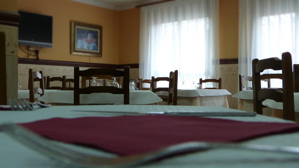 Hostal Restaurante La Masia Vila-real ภายนอก รูปภาพ