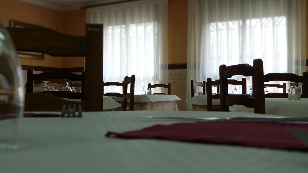 Hostal Restaurante La Masia Vila-real ภายนอก รูปภาพ