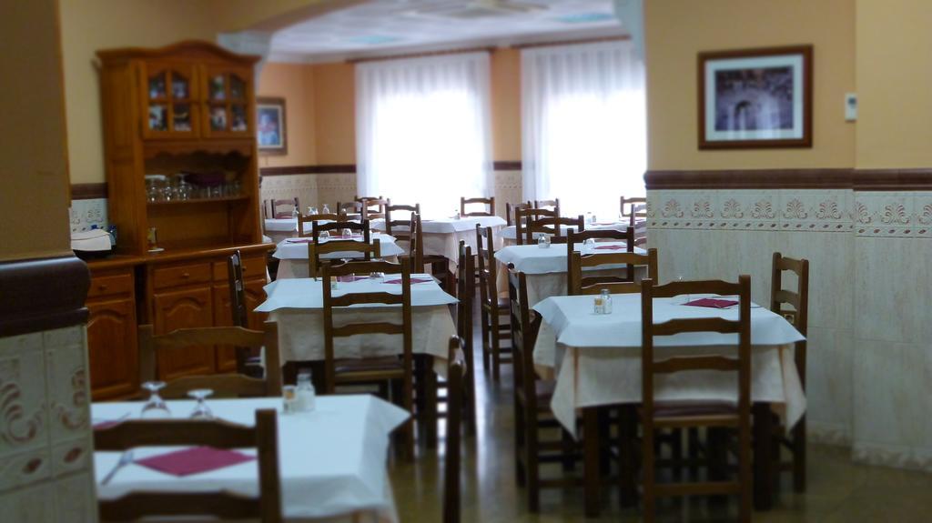 Hostal Restaurante La Masia Vila-real ภายนอก รูปภาพ