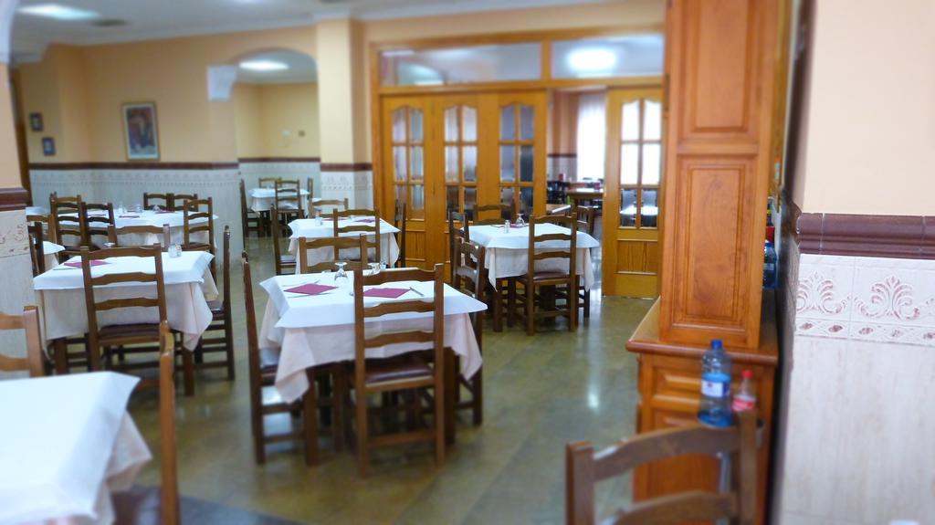 Hostal Restaurante La Masia Vila-real ภายนอก รูปภาพ