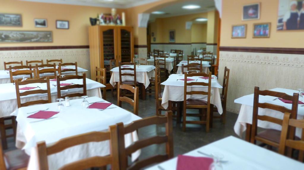 Hostal Restaurante La Masia Vila-real ภายนอก รูปภาพ