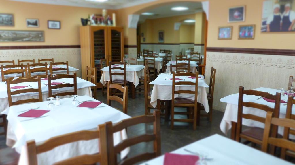 Hostal Restaurante La Masia Vila-real ภายนอก รูปภาพ