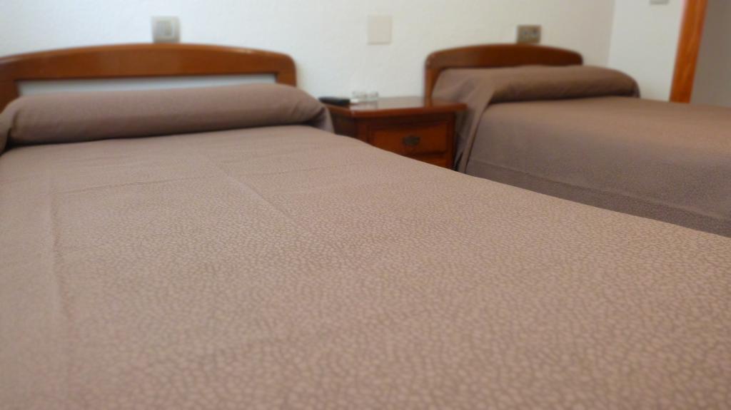 Hostal Restaurante La Masia Vila-real ภายนอก รูปภาพ