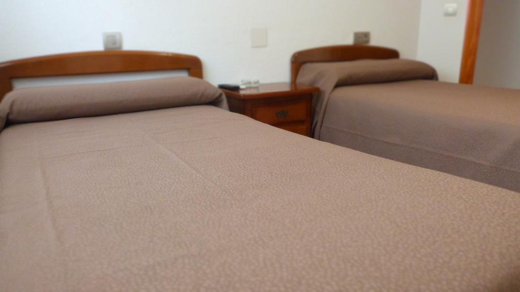 Hostal Restaurante La Masia Vila-real ภายนอก รูปภาพ